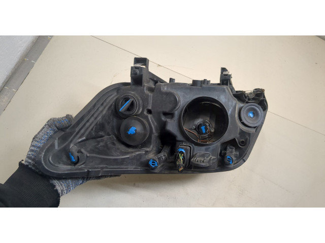 Фара передняя  Ford Kuga 2008-2012 правая 