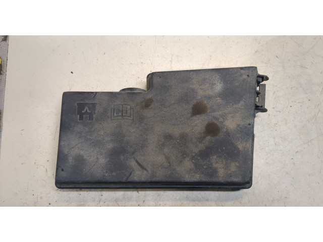 Крышка блока предохранителей  Ford Kuga 2016-2019      1695809, AV6T14A076AB   