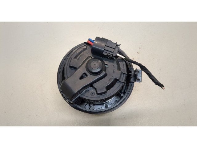 Моторчик печки Dacia Duster 2017-2024 272104185R 272104185R