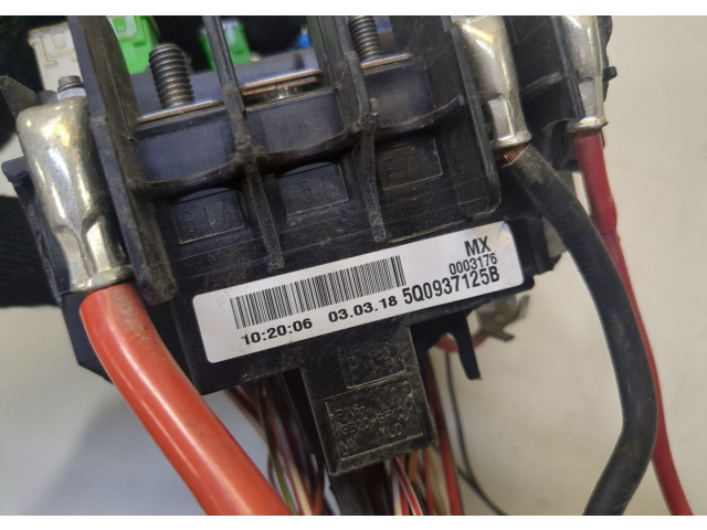 Блок предохранителей  Volkswagen Jetta 7 2018-      5Q093125B   7  1.4