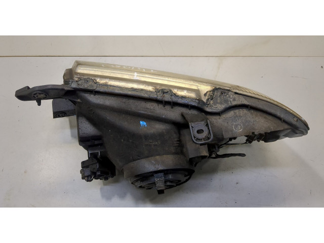 Фара передняя Mitsubishi Pajero / Montero 2000-2006 правая