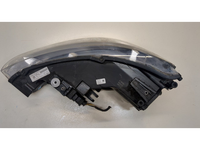 Фара передняя  Audi A1 (8X) 2010-2014 правая 