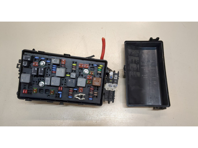 Блок предохранителей  Chevrolet Orlando 2011-2015      95963458   