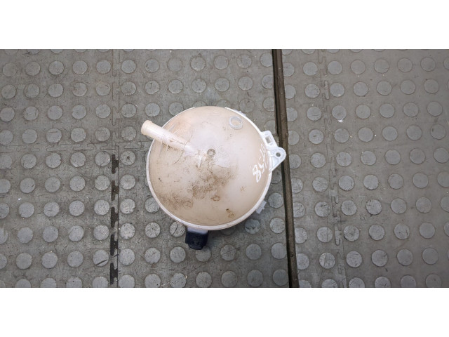 Бачок расширительный  Volkswagen Passat 2018-2022 USA    