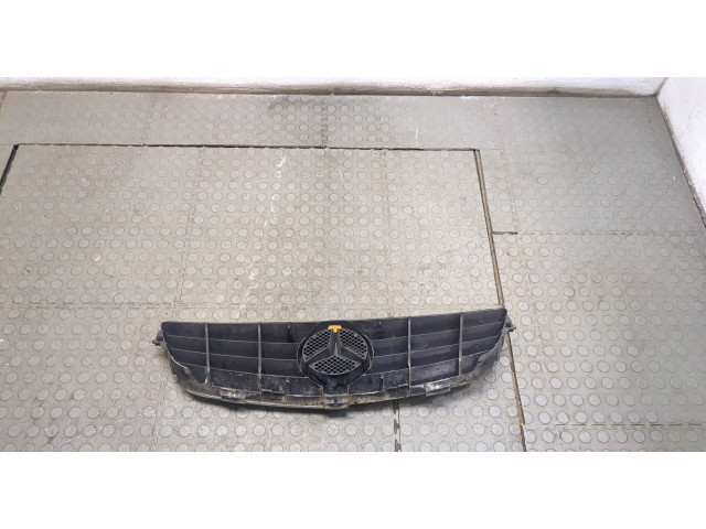 Решетка радиатора Mercedes CLK W209 2002-2009