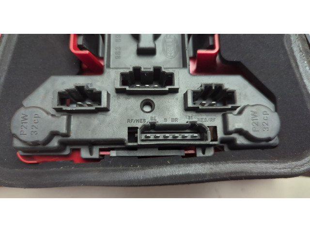 Задний фонарь 1J5945096AB