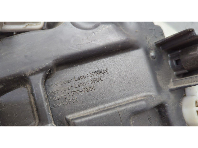 Фара передняя Lexus IS 2005-2016 правая