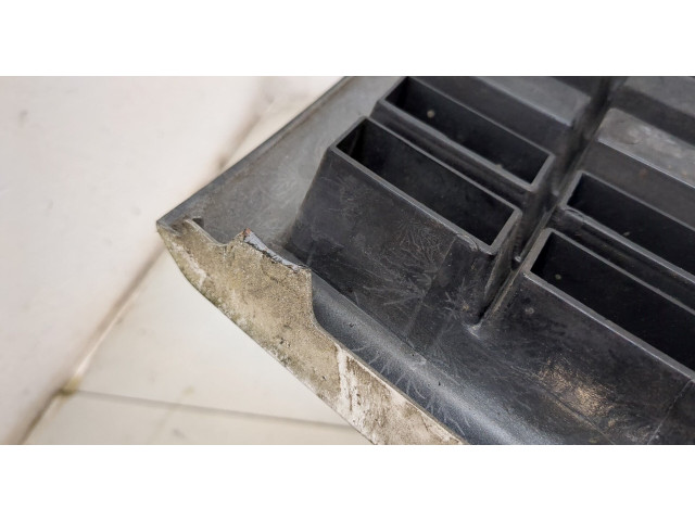 Решетка радиатора  Fiat Doblo 2005-2010          735395576