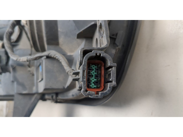 Фара передняя  Infiniti QX56 2004-2010 правая 