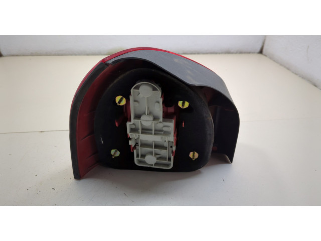 Задний фонарь 8L0945096C