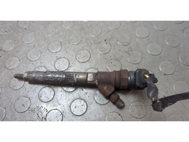 Форсунка топливная  Jeep Liberty 2001-2007    5066820AA, 0445110059     