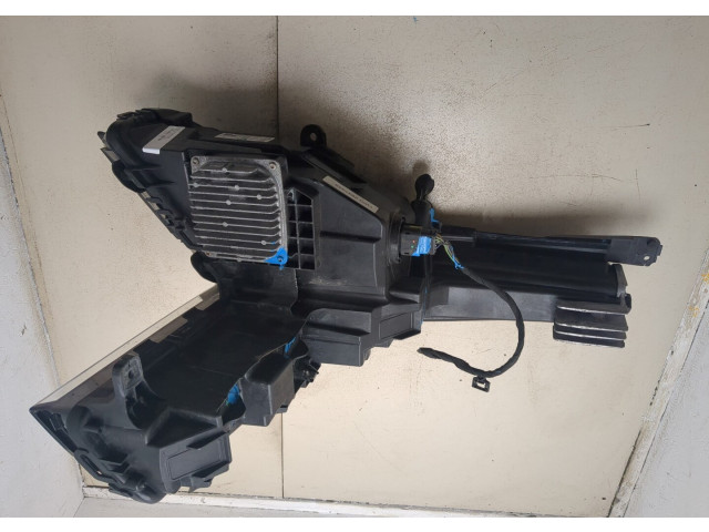 Фара передняя  Cadillac XT4 правая 