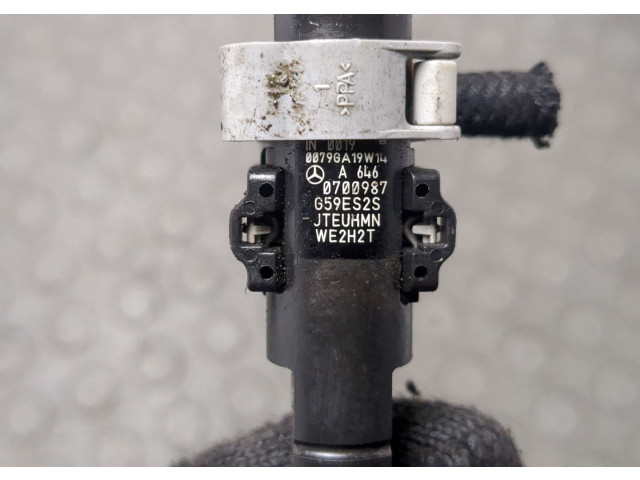 Форсунка топливная  Mercedes C W204 2006-2015    A6460700987, EJBR04201D     