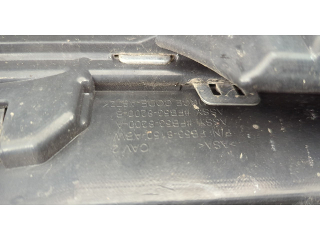 Решетка радиатора  Ford Explorer 2015-2019          fb538200