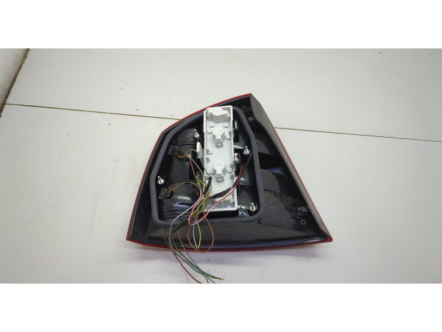 Задний фонарь 1Z5945112B