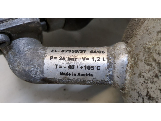 Стойка амортизатора  Volkswagen Phaeton 2002-2010      