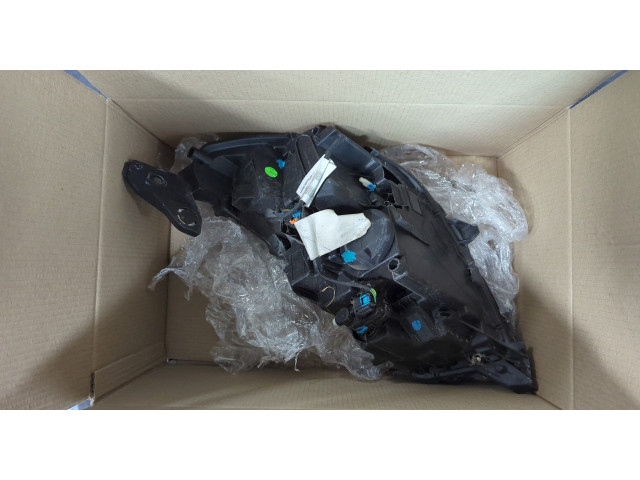 Фара передняя  Peugeot 208 2019-2025 правая 