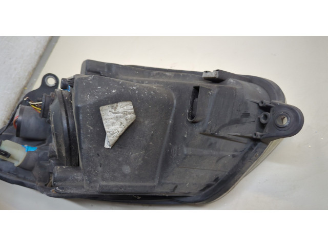 Фара передняя Skoda Fabia 2007-2014 правая