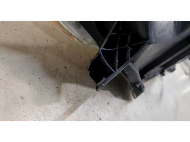 Фара передняя Toyota Venza 2008-2017 левая