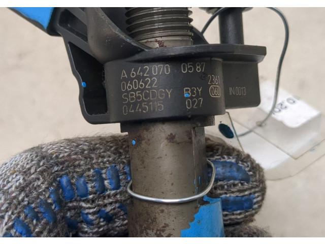 Форсунка топливная  Jeep Commander 2006-2010         