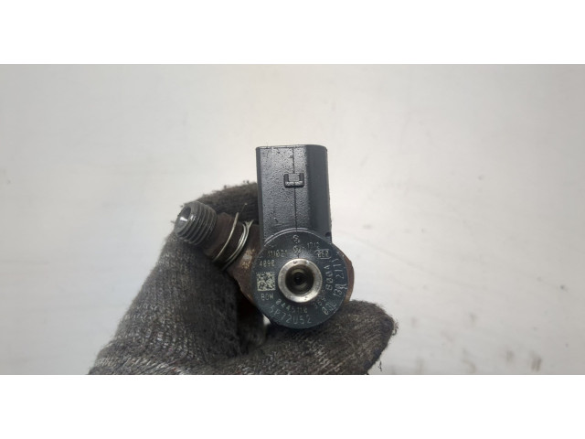 Форсунка топливная  Volkswagen Caddy 2004-2015    0445110369     