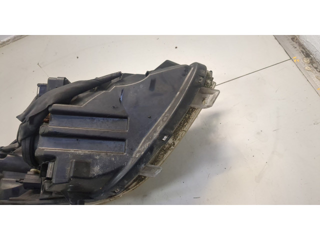 Фара передняя Toyota Yaris 2005-2011 правая