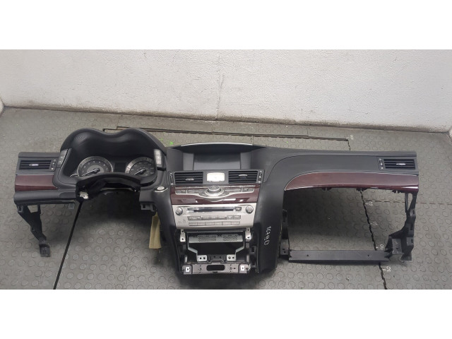 Панель приборов  Infiniti Q70 2012-2019            