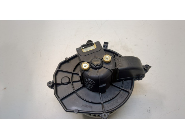 Моторчик печки  Peugeot Partner 2008-2012        