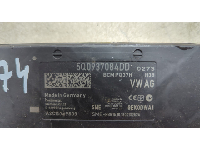 Блок комфорта Audi A3 (8V) 2012-2020 5Q0937084DD