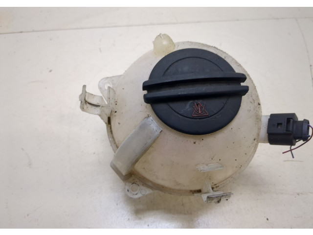 Бачок расширительный  Audi Q3 2011-2014 1K0121407A   