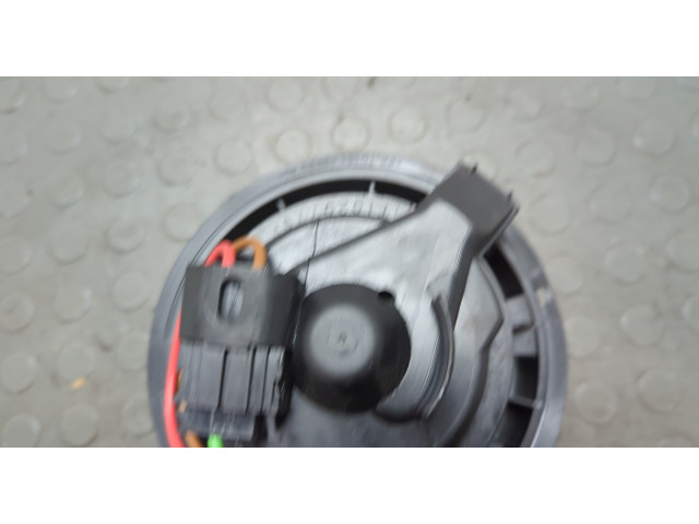 Моторчик печки Dacia Logan 2012-2016