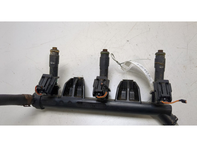 Форсунка топливная Skoda Fabia 2007-2014 03D906031G, 03D133329B