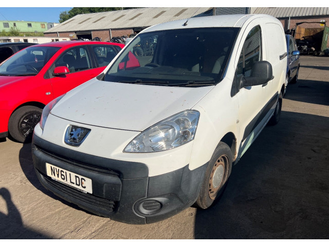 Форсунка топливная  Peugeot Partner 2008-2012    0445110311     