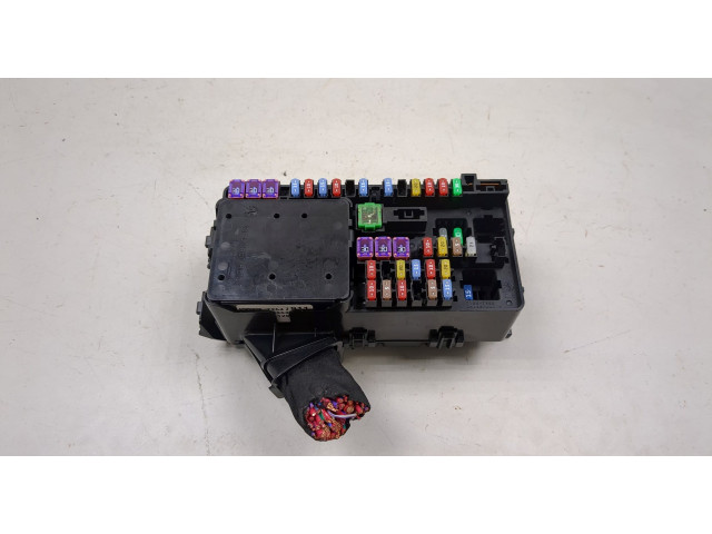 Блок предохранителей Cadillac XT5 2016-2019 71540950