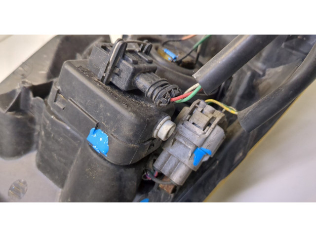 Фара передняя  Toyota Urban Cruiser левая 