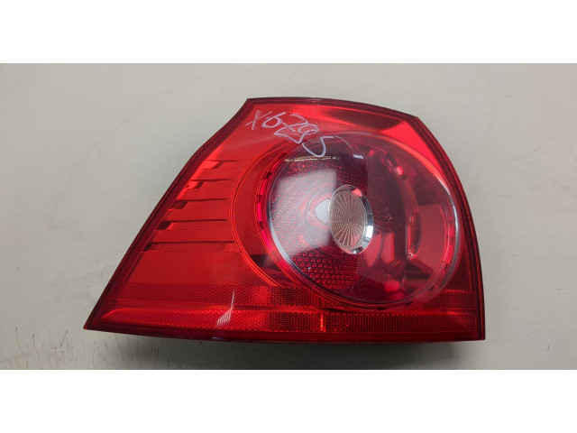 Задний фонарь 1K6945095AA