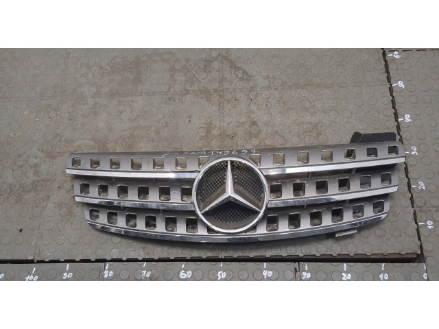Решетка радиатора  Mercedes ML W164 2005-2011          