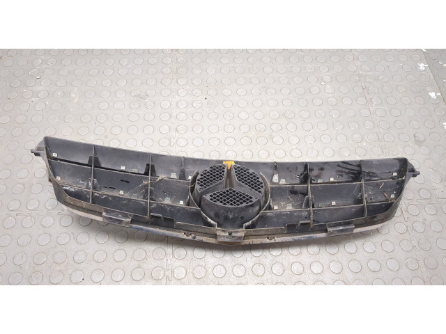 Решетка радиатора  Mercedes CLK W209 2002-2010          