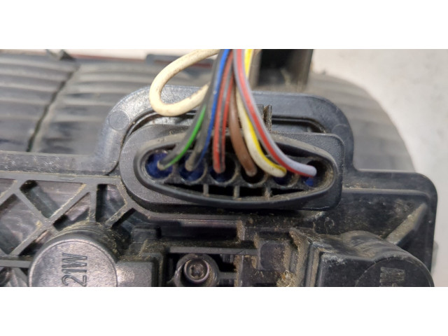 Задний фонарь          