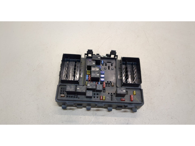 Блок предохранителей  Ford Fusion 2017- USA      HG9T14D068BC   