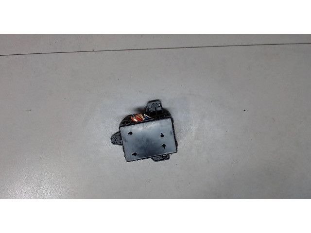 Блок предохранителей SsangYong Rexton 2007-2012 8211008101 2.7