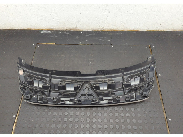 Решетка радиатора Mitsubishi Outlander Sport 2019-2025 7450B399