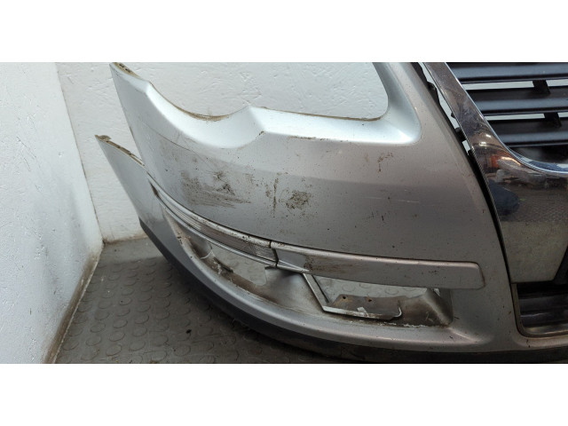 Бампер  Volkswagen Passat 6 2005-2010 передний   3C0807217D