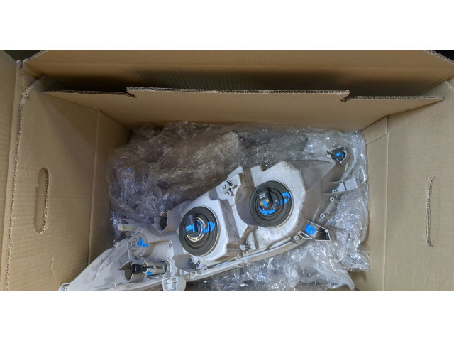 Фара передняя  Toyota Camry V40 2006-2011 правая 