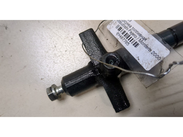 Форсунка топливная Mitsubishi Pajero / Montero 2000-2006