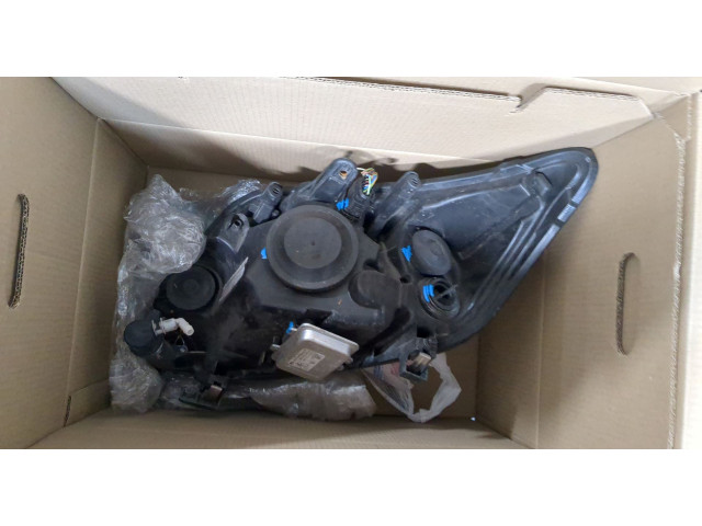 Фара передняя  Ford Kuga 2008-2012 правая 