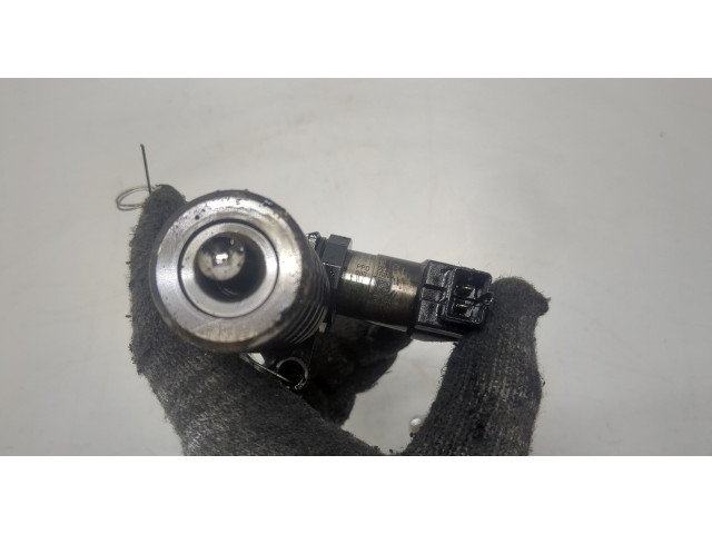 Форсунка топливная Volkswagen Golf 5 2003-2009 03G130073M