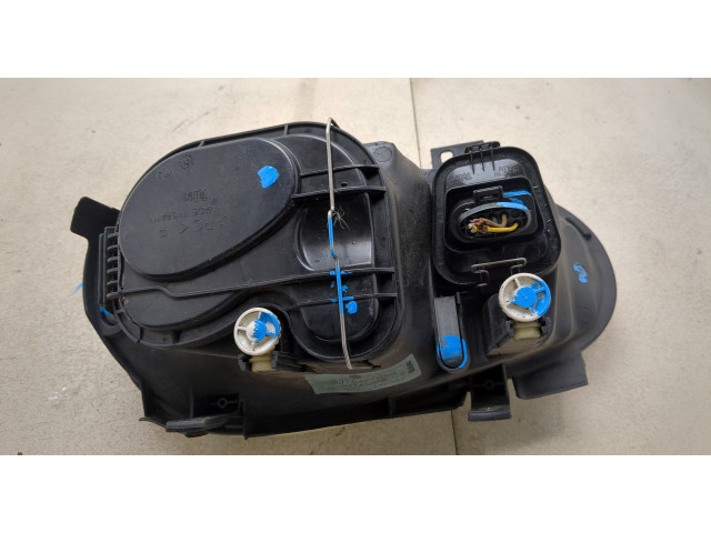 Фара передняя  Volkswagen Golf 4 1997-2005 правая 