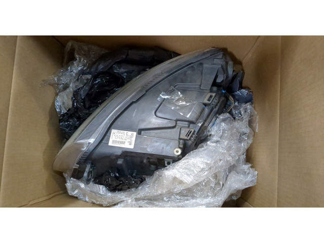 Фара передняя  Audi A6 (C6) 2005-2011 правая 