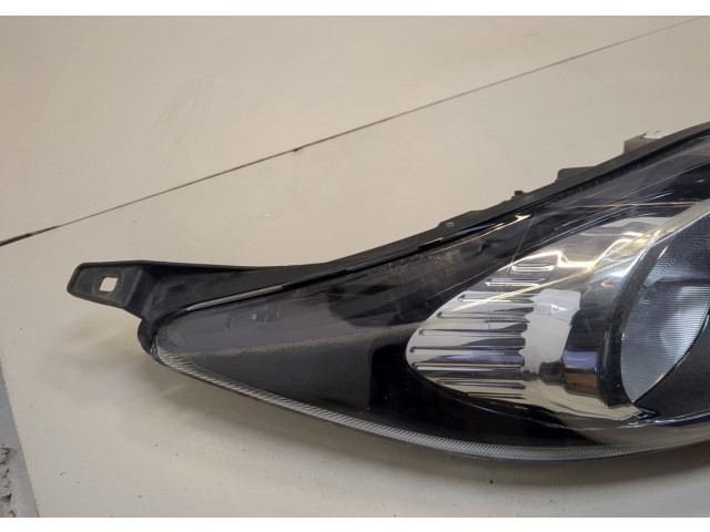 Фара передняя  Ford Fiesta 2008-2013 правая 